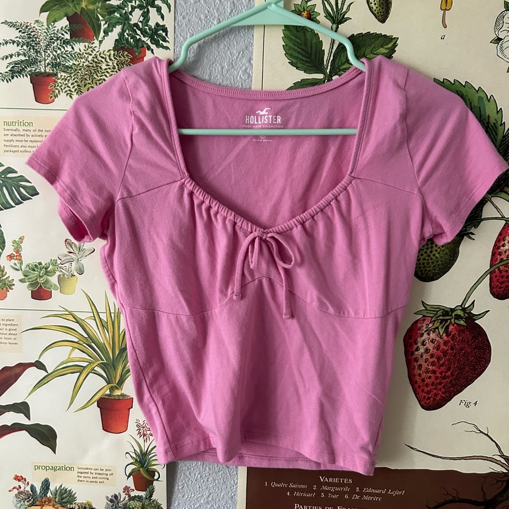 Hollister Women's Pink Top